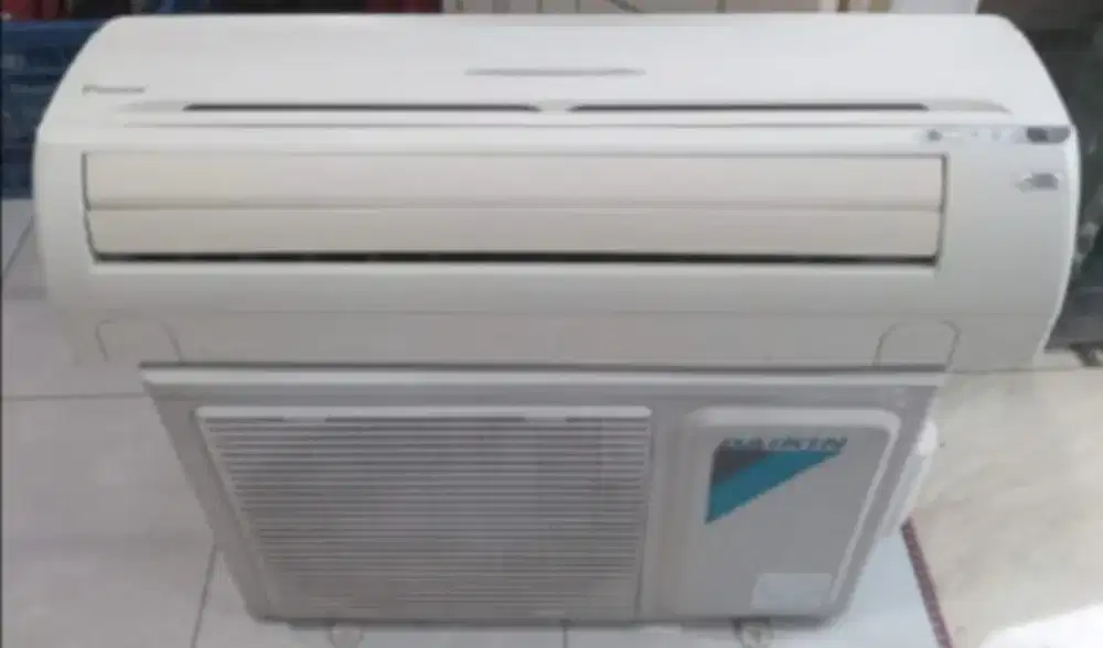 Jual ac daikin 1/2pk  lowwat 360 watt kondisi 95% ori semua