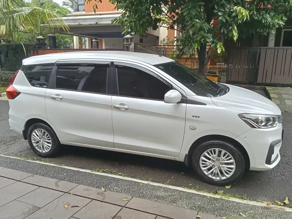 Dijual Suzuki Ertiga GL 2022 White!!Km 50 ribu !!