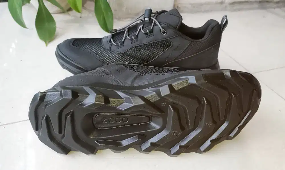 Sepatu brand ecco biom trail men, size 41