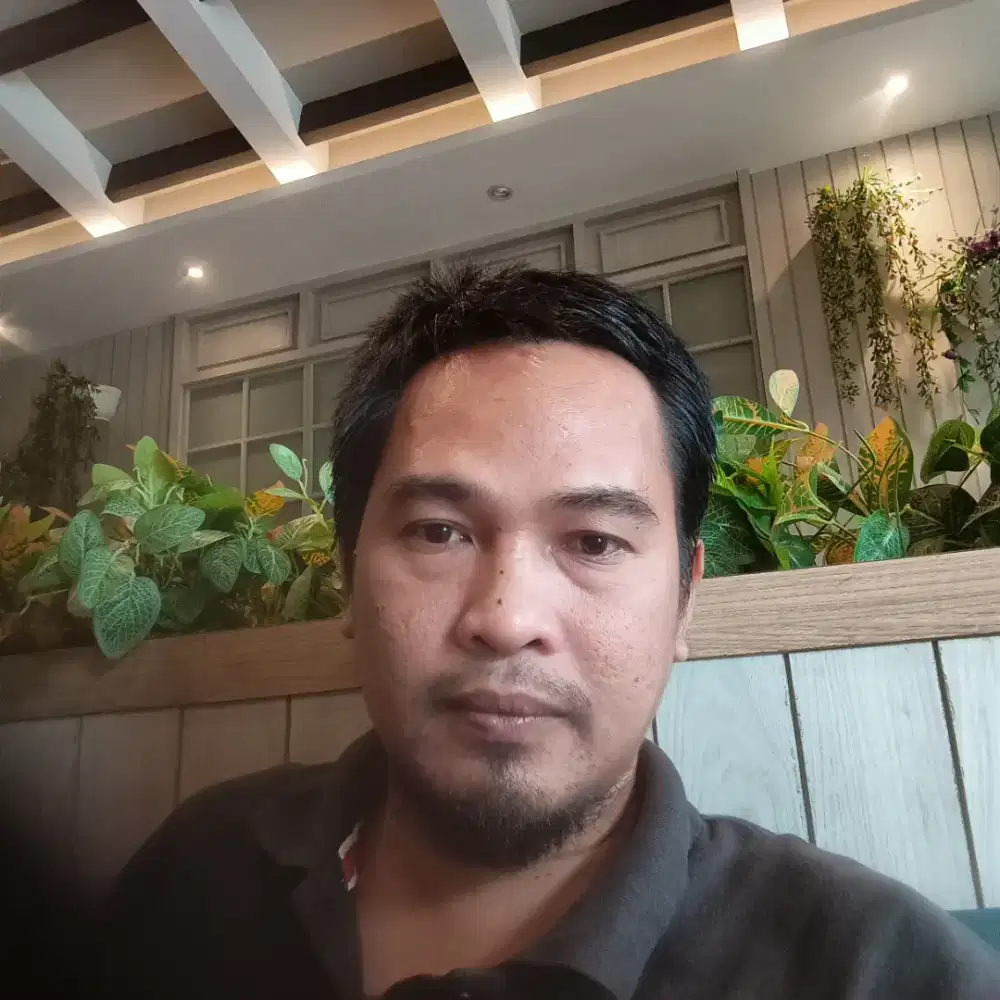 Supir box atau Pegawai toko