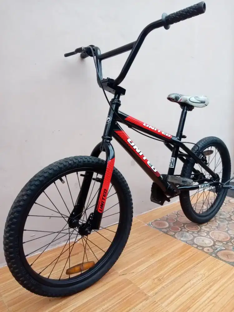 Sepeda BMX Ukuran 20.