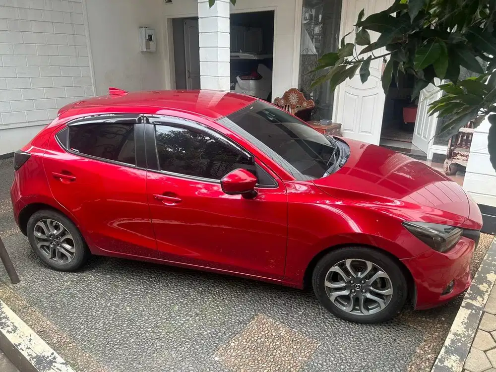 Mazda 2 (merah) skyactiv 2018