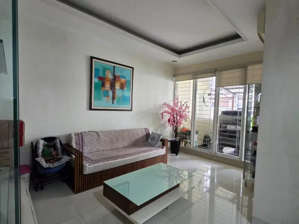 Jual Cepat Rumah Siap Huni 2 Lantai di Gading Kirana LT 9 x 20  – Hadap Selatan, Lingkungan Favorit