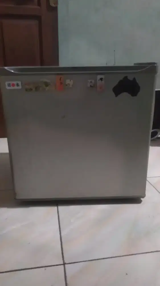 Kulkas portable SANYO