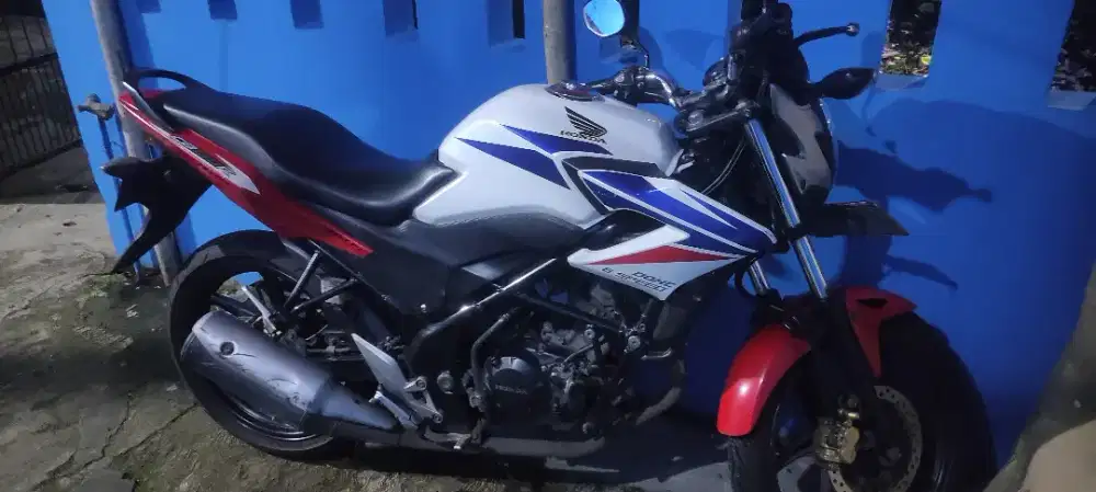 Jual motor cb150r tahun 2015