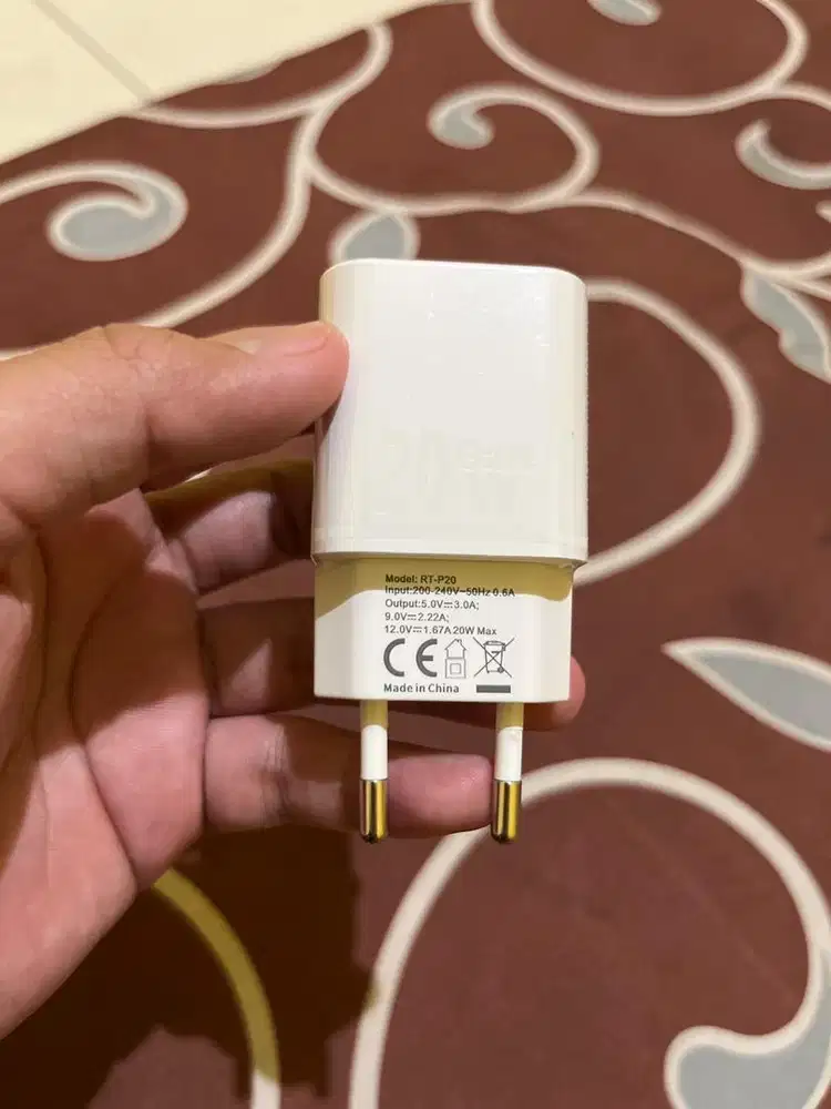 CHARGER IPHONE 20 watt merk Robot