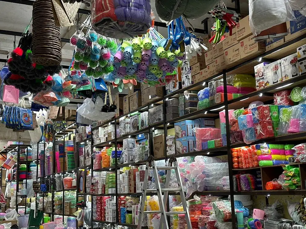 LOWONGAN KARYAWAN (ANGKAT BERAT) n KARYAWATI TOKO PERABOT SURYAKENCANA