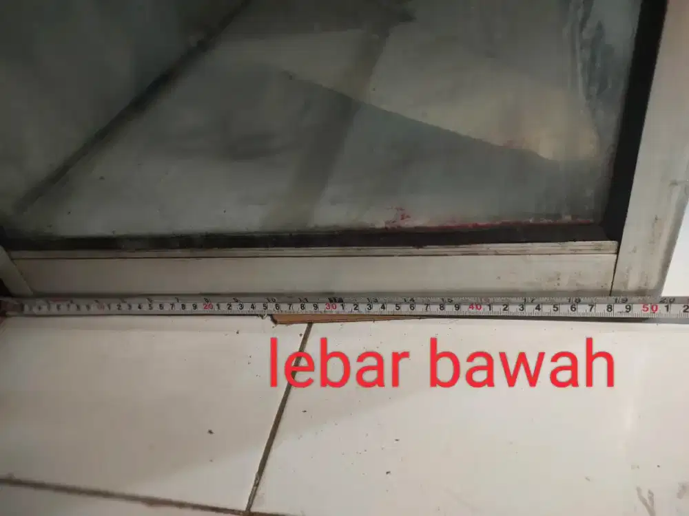 Etalase makanan mateng