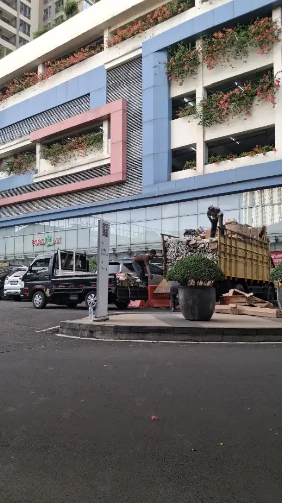 Jual/beli barang barang bekas restoran, kantor dll