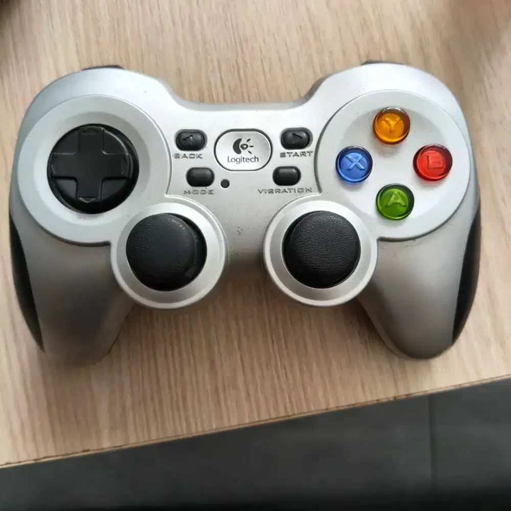 Gamepad Logitech F710 Wireless