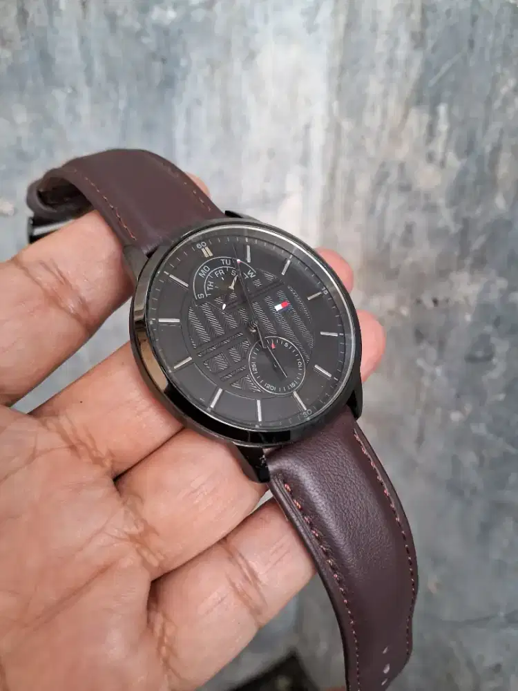TOMMY HILFIGER WATCH ORIGINAL