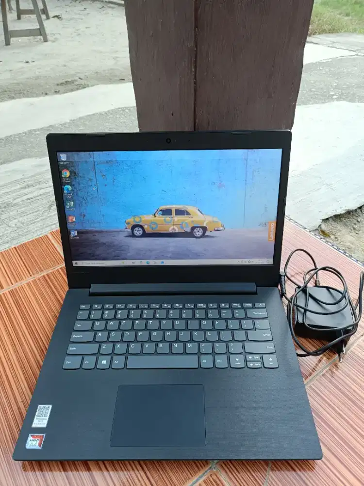 Laptop Lenovo Idepad. RAM 4 GB. AMD A4. No Minus.