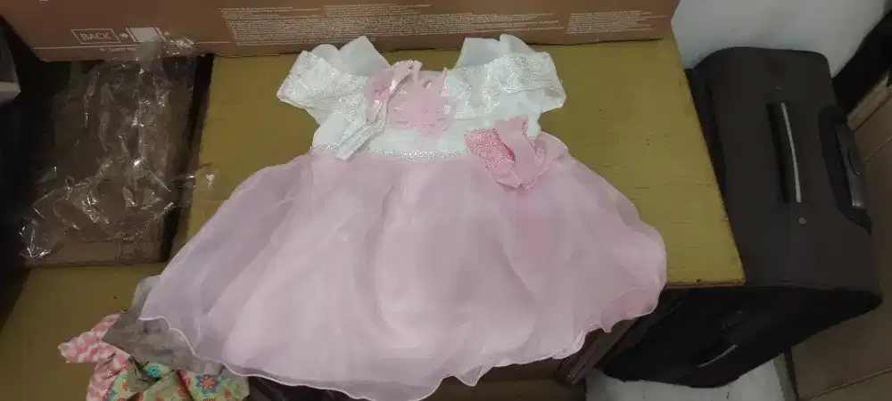 jual ex-kado , barang dijamin baru ga pernah pake sama sekali