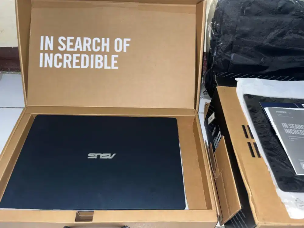 LAPTOP ASUS 2025