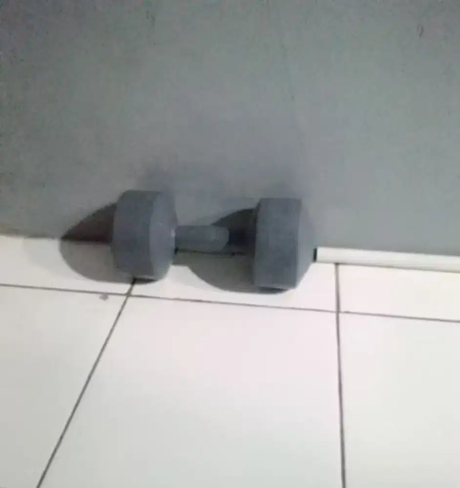 Dumble 5kg kondisi 85% msh bagus layak pakai