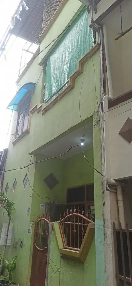 Di jual Rumah 3 lantai