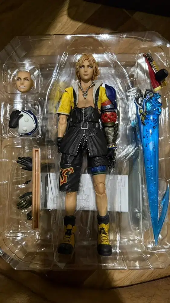 WTS Play arts kai tidus 2