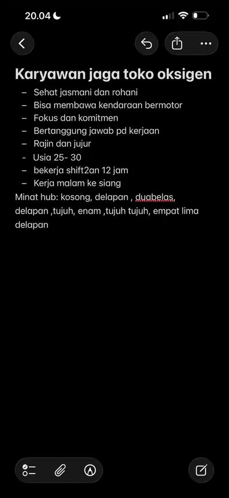 Karyawan jaga toko oksigen