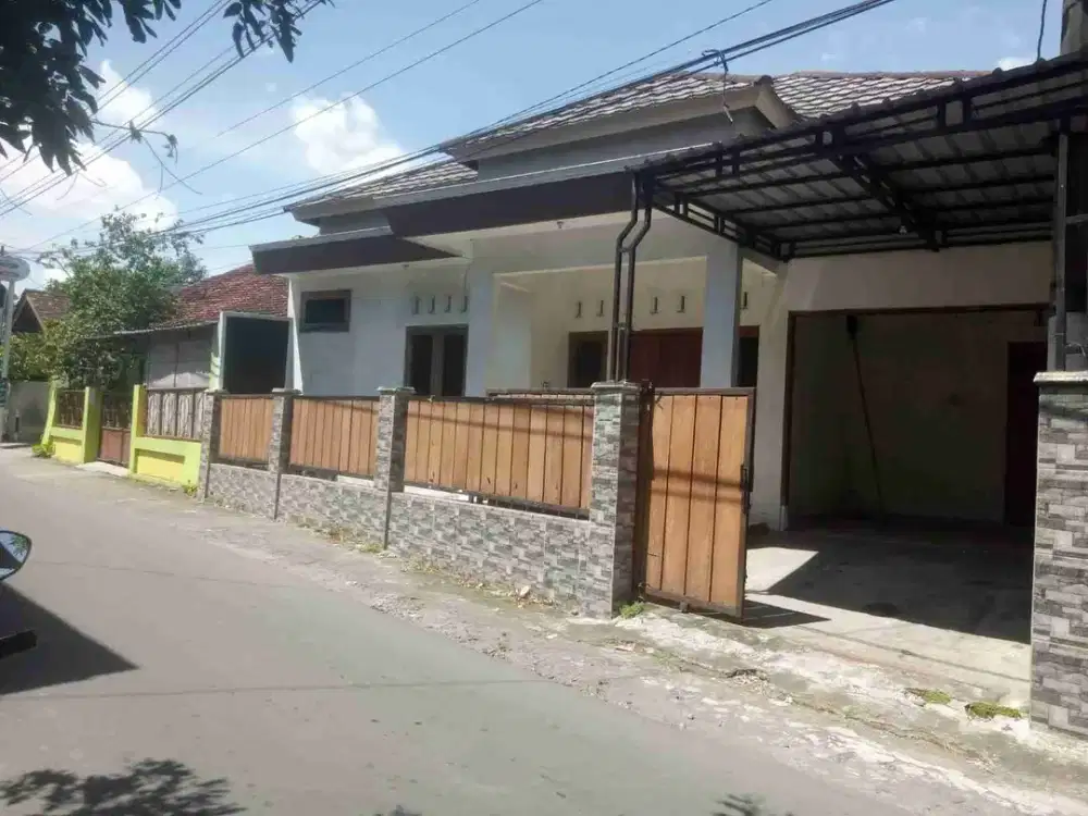 rumah pinggir aspal diberbah akses jalan lebar