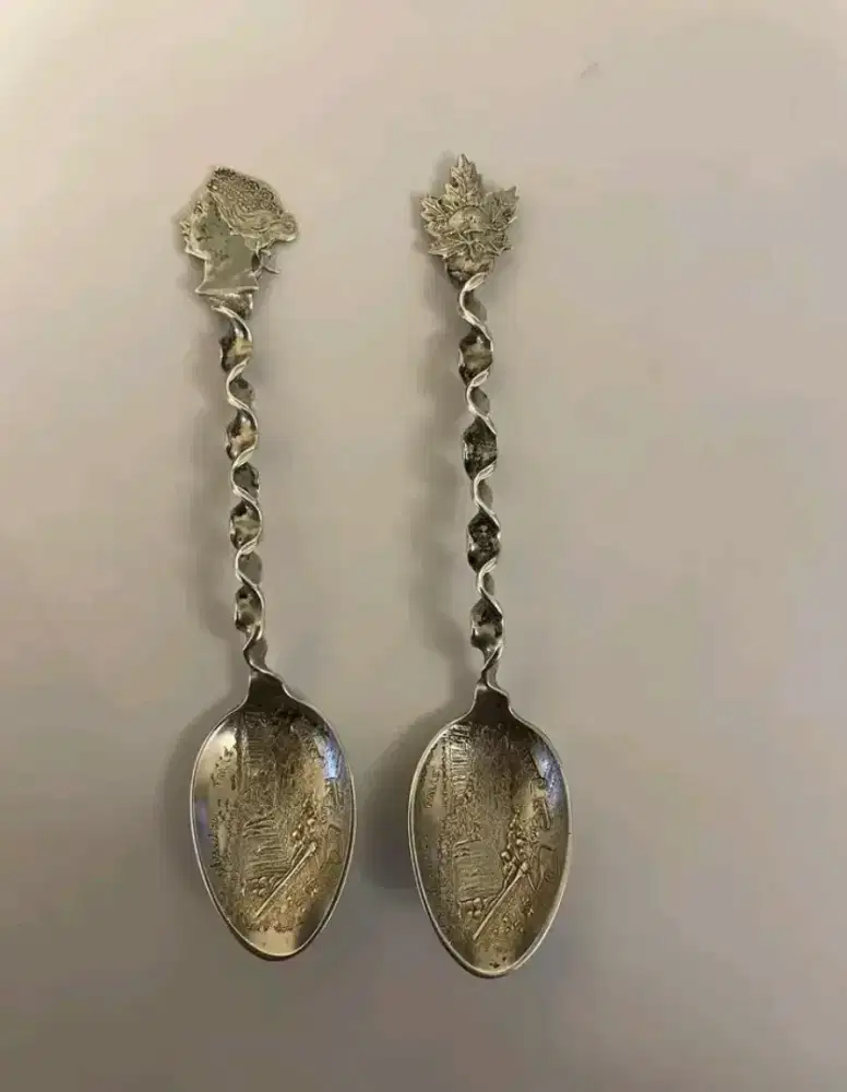 Sendok pajangan sterling