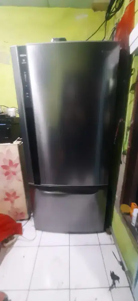 Kulkas 2 pintu JUMBO Panasonic GRATIS ANTAR Nego