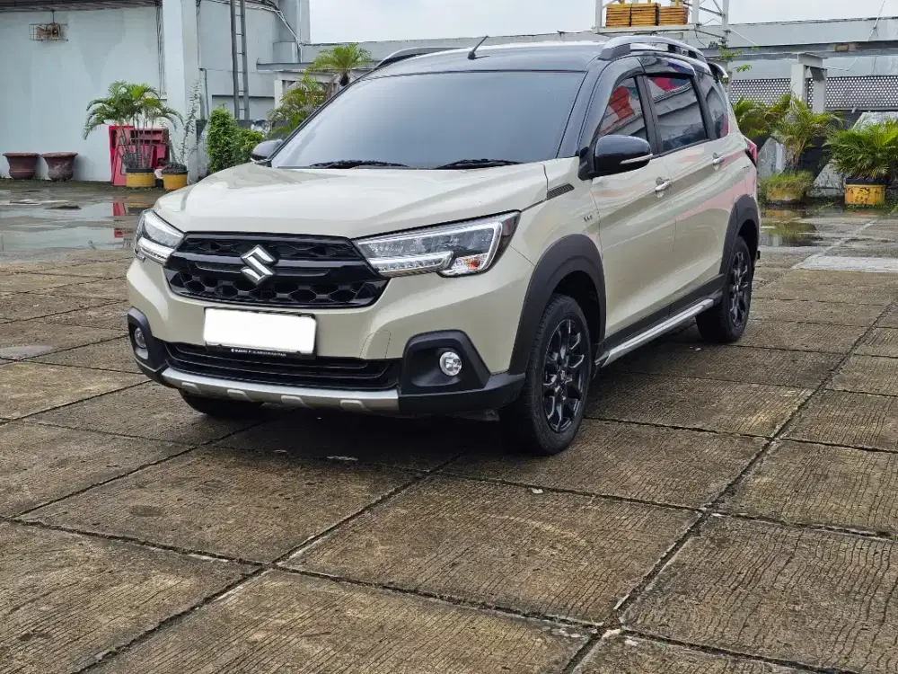 Suzuki XL7 Alpha Hybrid 2023