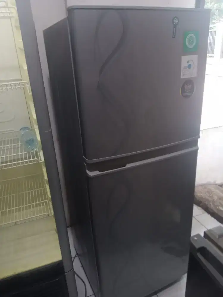 Kulkas 2 pintu Sharp