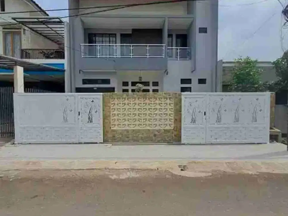 Di Jual Rumah Mewah@@2 Lantai Dengan@kolam@renang@di Griya Loka Bsd Rumah