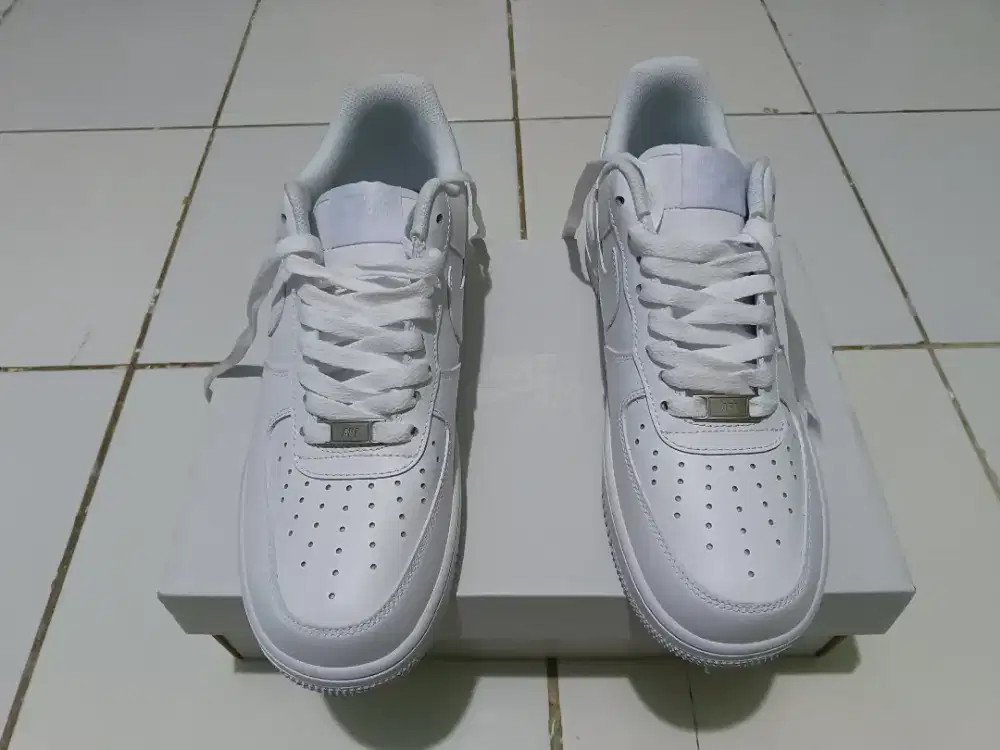 Nike Air Force One Triple White