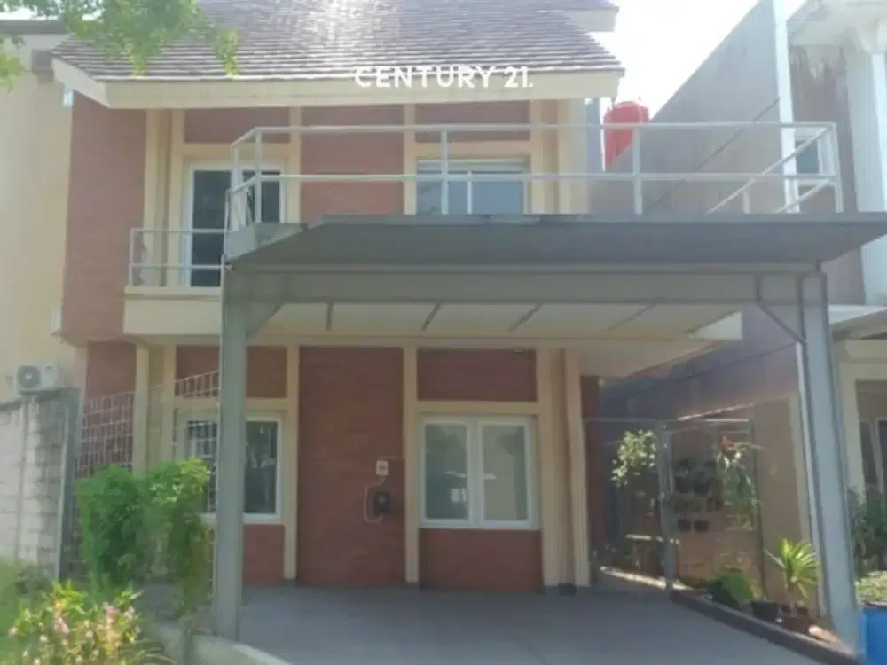 Rumah Exclusive Desain Trapesium Di JGC Jakarta Timur