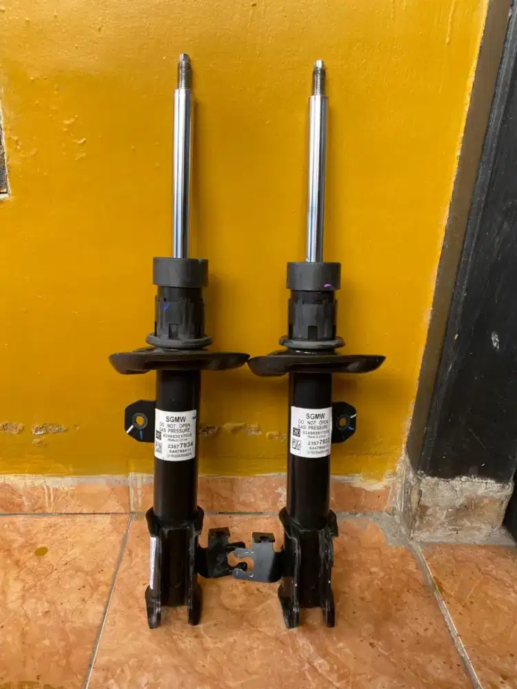 Shock braker depan wuling 2019