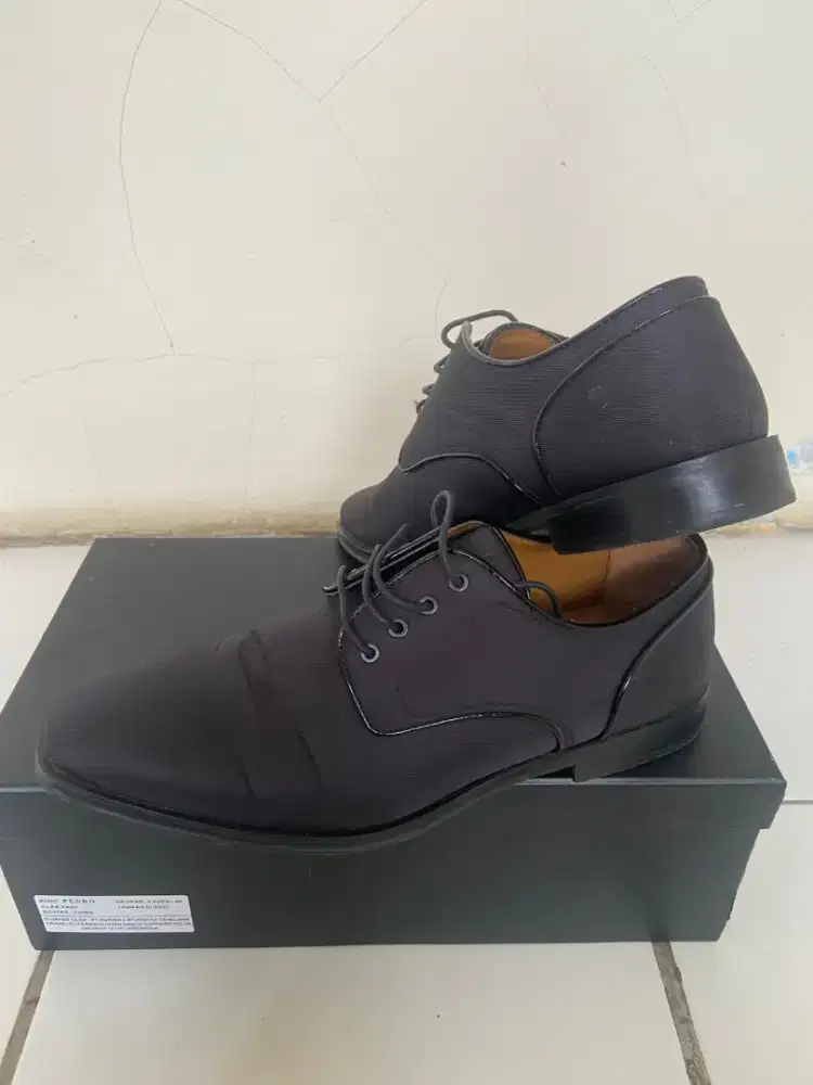 Jual sepatu ori bekas pemakaian 2 kali