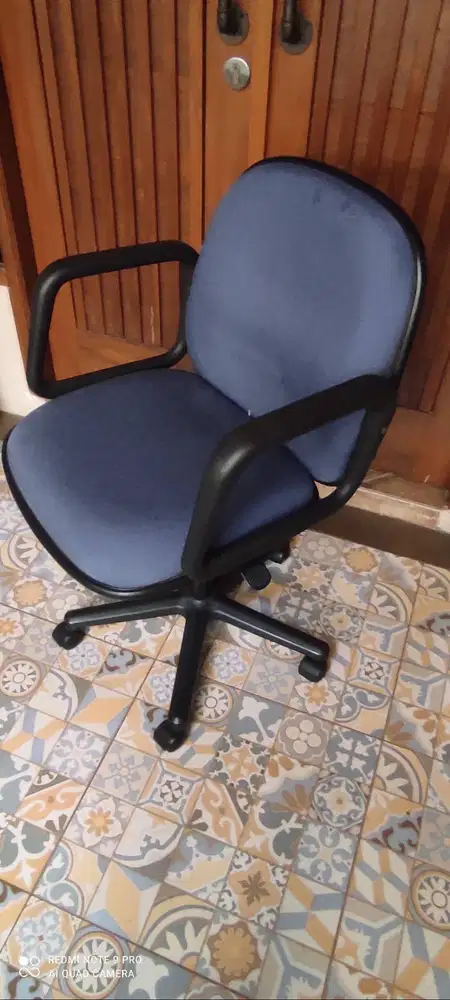 Kursi kantor atau staff