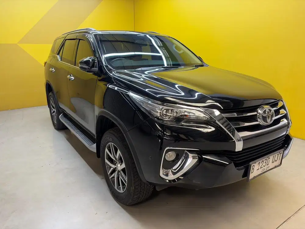 LOW KM VRZ 2.4 AT 2019 DIESEL HITAM