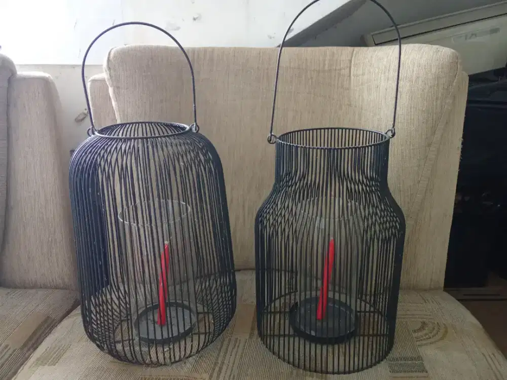 Keranjang tempat lilin terang