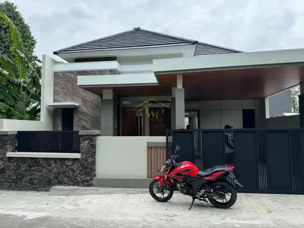 RUMAH DESAIN TROPIS MODERN DI NGAGLIK, SLEMAN