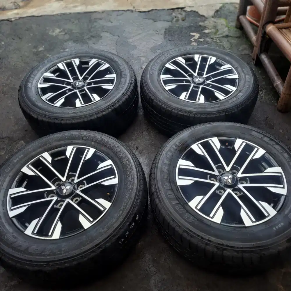 Pajero velg mobil pajero ring 18 ori