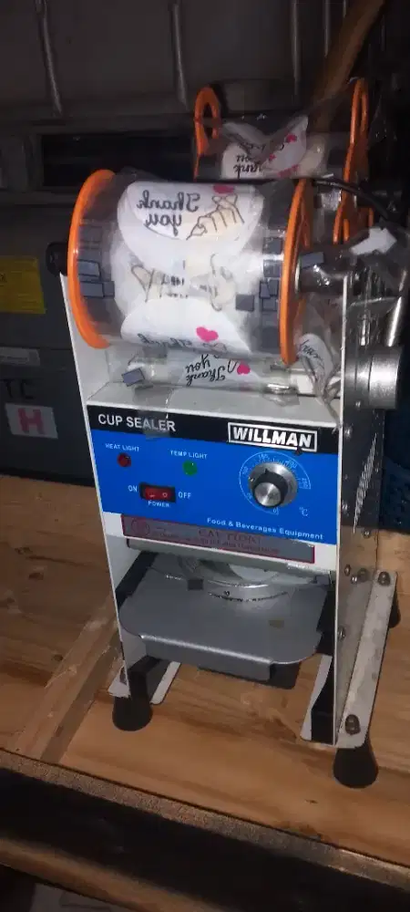 Booth dan mesin press cup