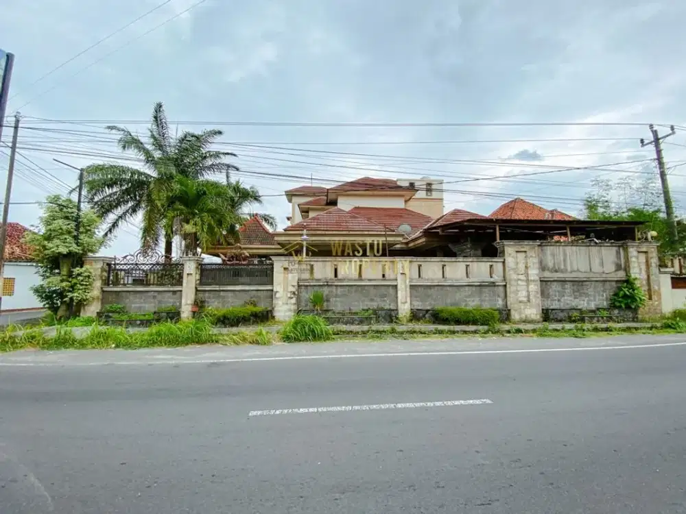 RUMAH BESAR TANAH LUAS, DEKAT AKADEMI ANGKATAN UDARA DI KALASAN