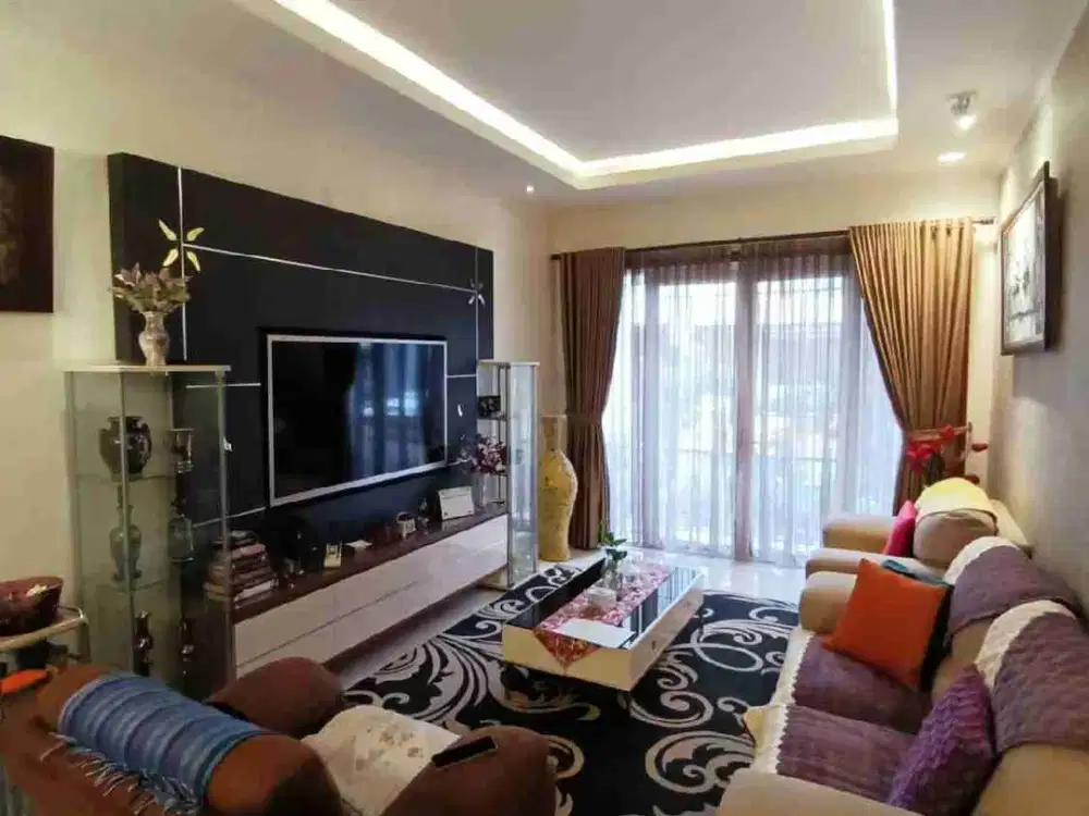 Rumah 2 Lantai SHM Luas 200m 4+1 Kamar Cluster Nusaloka BSD City