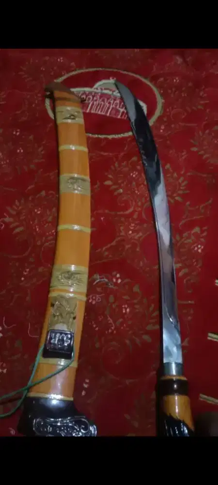 Parang lais pacat gantung