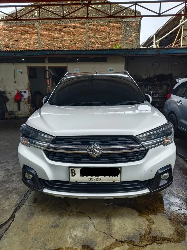Suzuki XL7 Alpha Matic / AT 2023 Putih