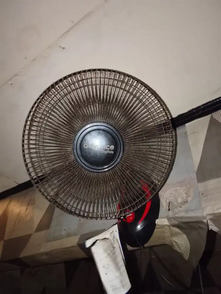 Kipas dinding Advance