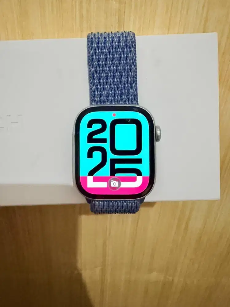 Apple watch series 10 42 mm warna silver