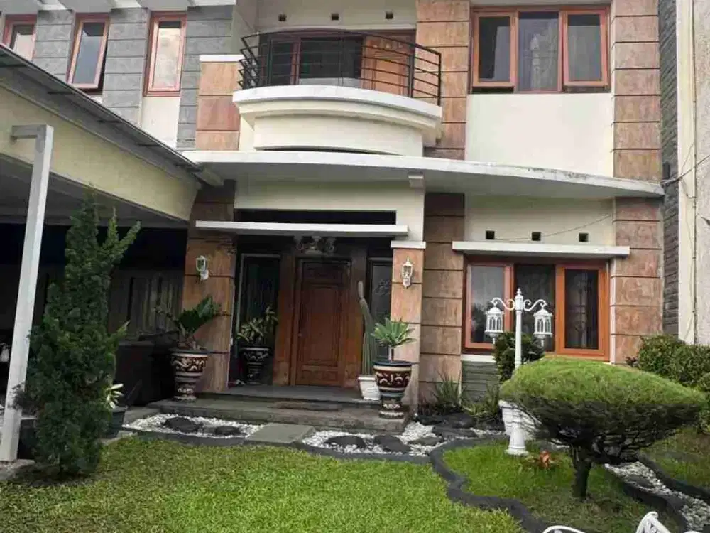Dijual Rumah Mewah Mekar Wangi 2 lantai