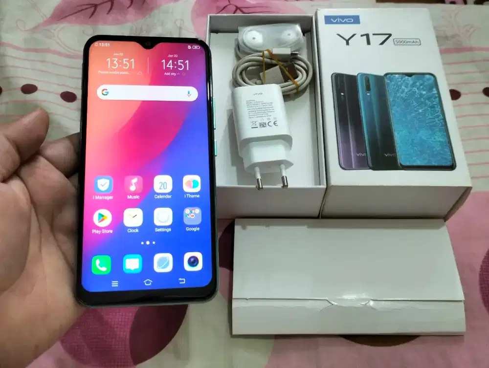 BUTUH UANG VIVO Y17 RAM 8GB / 256GB 4G LTE Duos 6.35in Finger 5000Mah