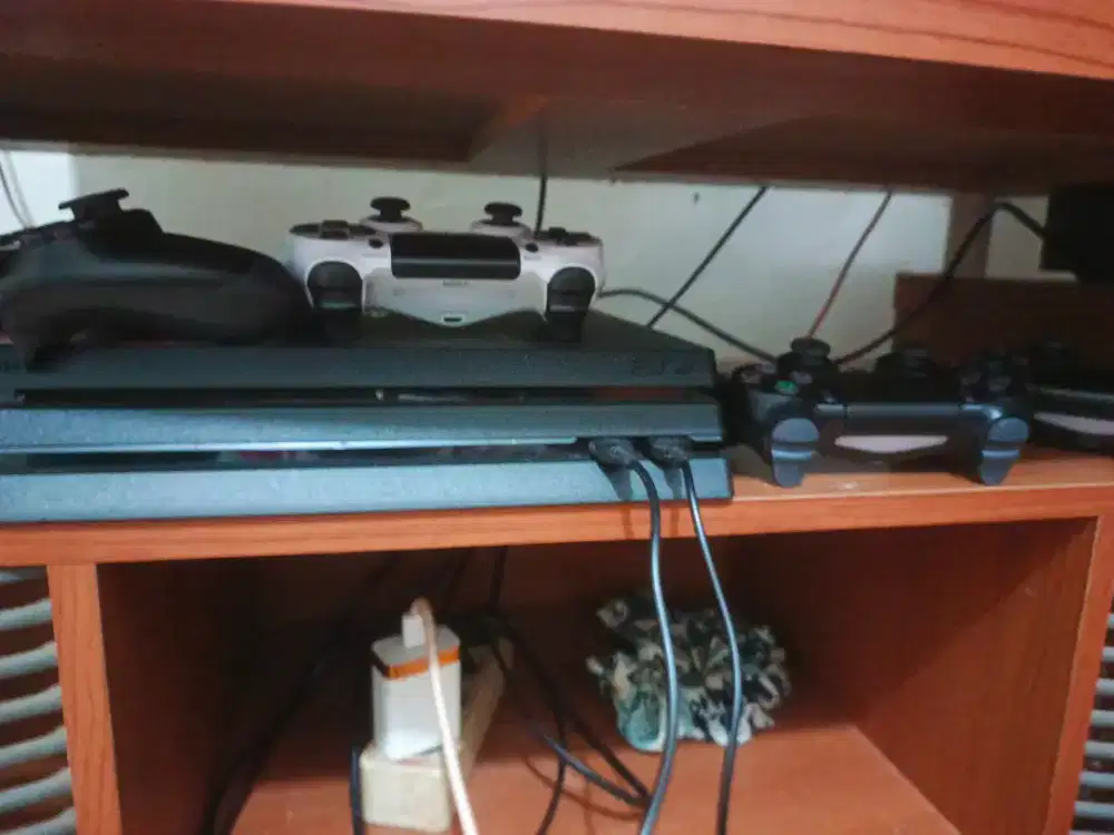 Ps 4 pro ori seri 72