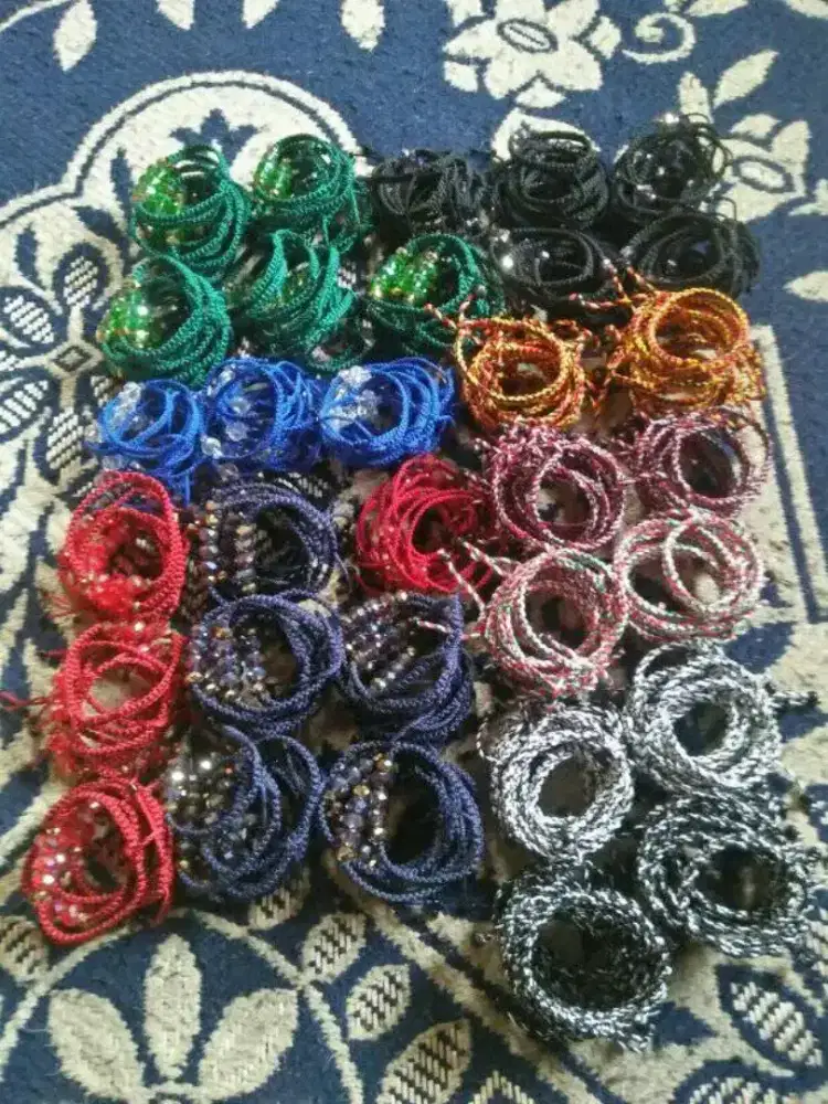 Butuh 1 org membuat gelang