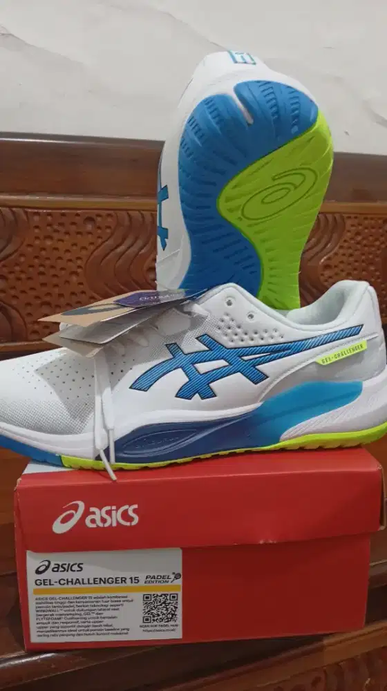 Sepatu Asics padel