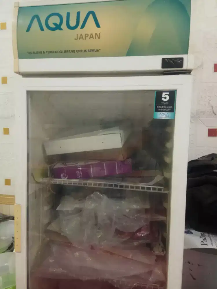 Showcase atau kulkas